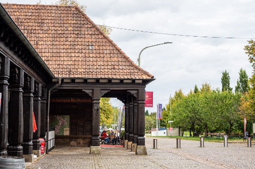 Seitengang am Weintor