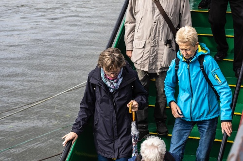 Auf nach Veitshöchheim - das Schiff wird bestiegen