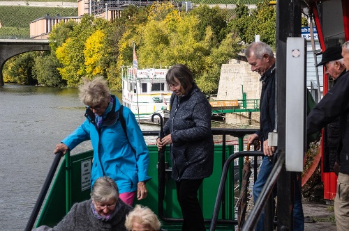 Auf nach Veitshöchheim - das Schiff wird bestiegen