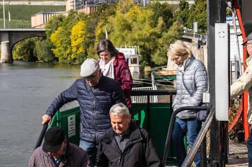 Auf nach Veitshöchheim - das Schiff wird bestiegen